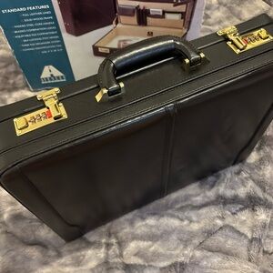 Vintage Avenues America Fine Composite Leather Attache Black Case 4x18x13